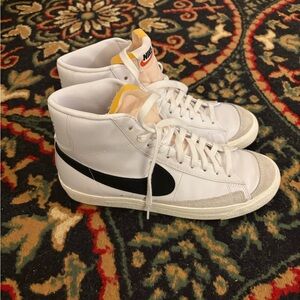 Nike Blazer Mid ‘77